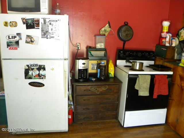 3212 Galilee Road Jacksonville, FL 32207 - Photo 3 of 7 kitchen 3