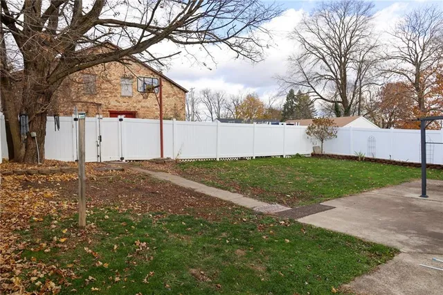 $259,000 | 117 East Market Street, Mercer, PA 16137