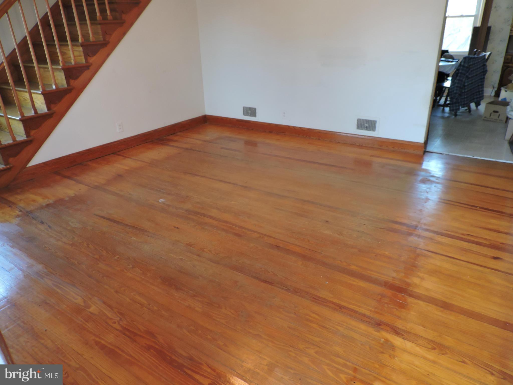 563 Old Oak Road Severn, MD 21144 - Photo 8 of 25 Living Room