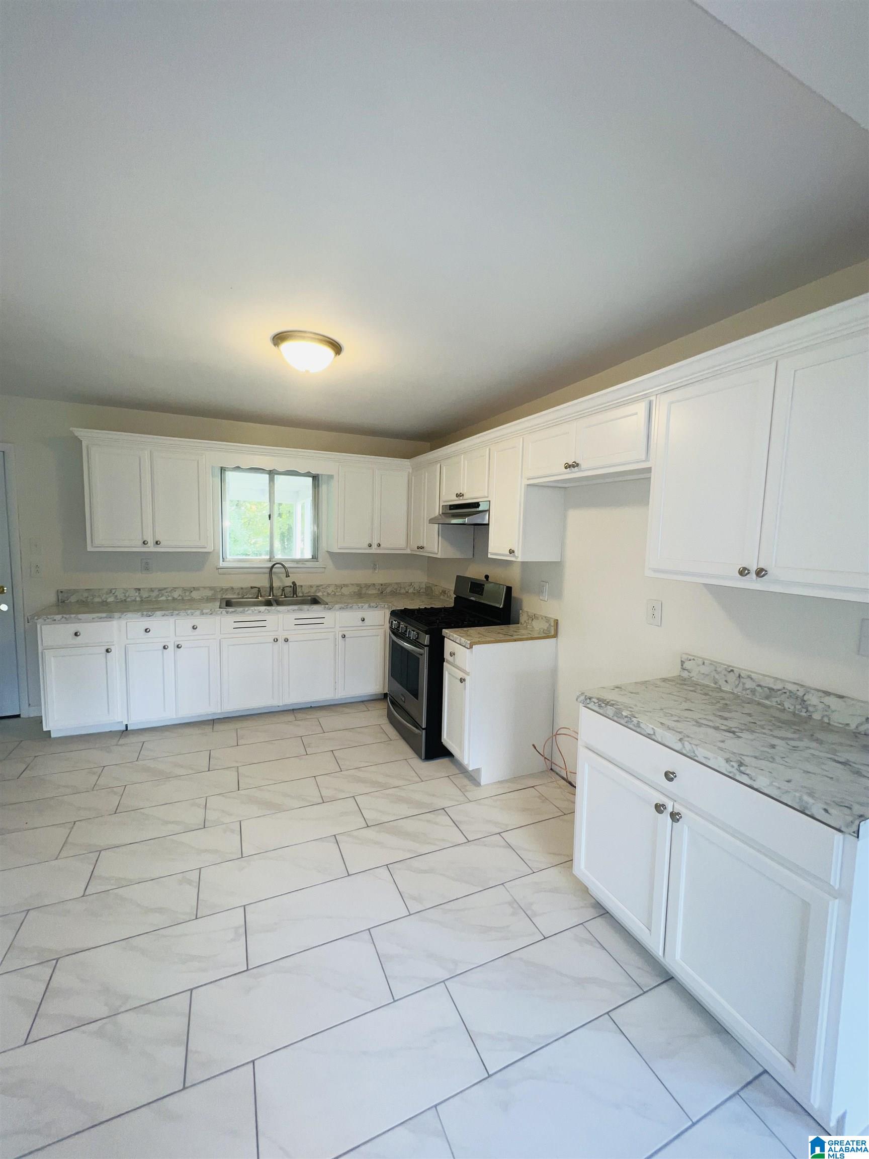 2612 5th Way Northwest Center Point, AL 35215 - Photo 9 of 15