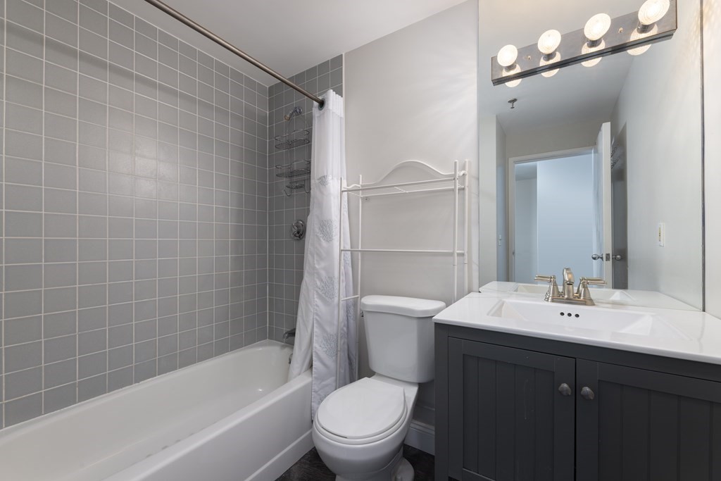 133 Commander Shea Boulevard, Unit 609 Quincy, MA 02171 - Photo 5 of 7