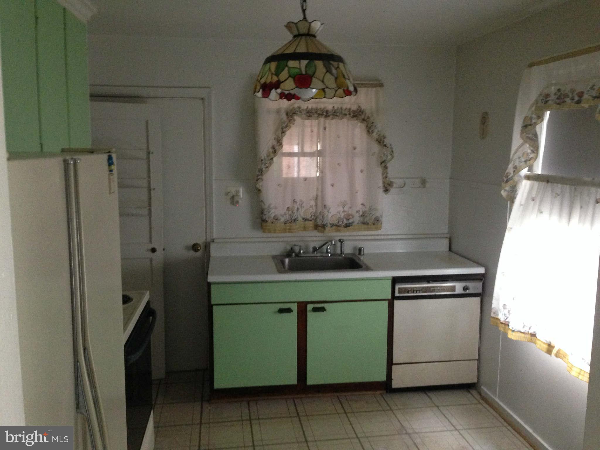 4514 Allies Road Morningside, MD 20746 - Photo 5 of 19 Kitchen