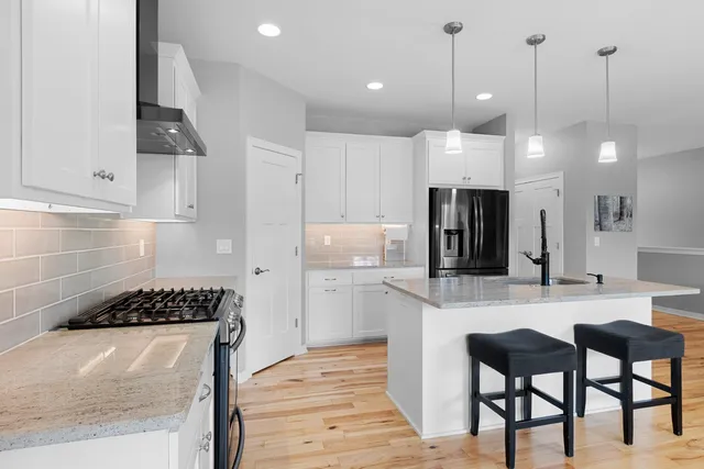 $649,900 | 3442 Leeds Castle Drive, Green Bay, WI 54313