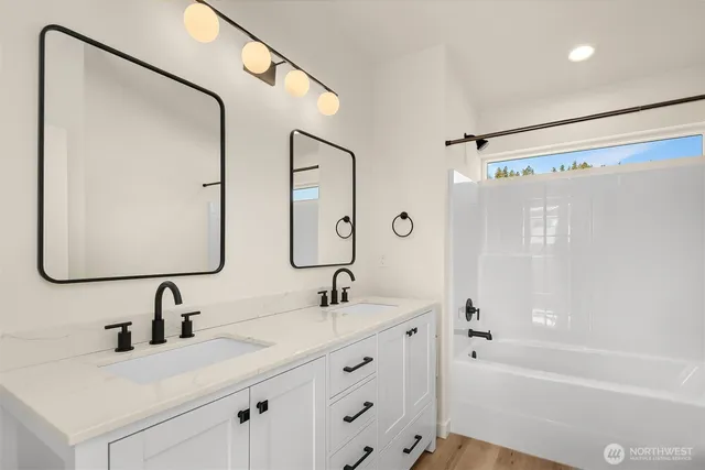 $899,950 | 116 4th Avenue South, Algona, WA 98001