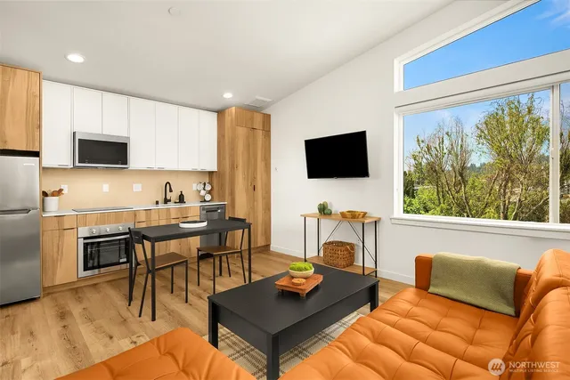 $899,950 | 116 4th Avenue South, Algona, WA 98001