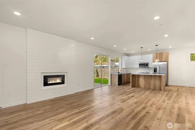 $899,950 | 116 4th Avenue South, Algona, WA 98001