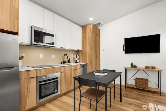 $899,950 | 116 4th Avenue South, Algona, WA 98001