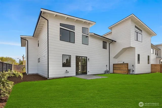 $899,950 | 116 4th Avenue South, Algona, WA 98001