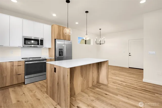 $899,950 | 116 4th Avenue South, Algona, WA 98001