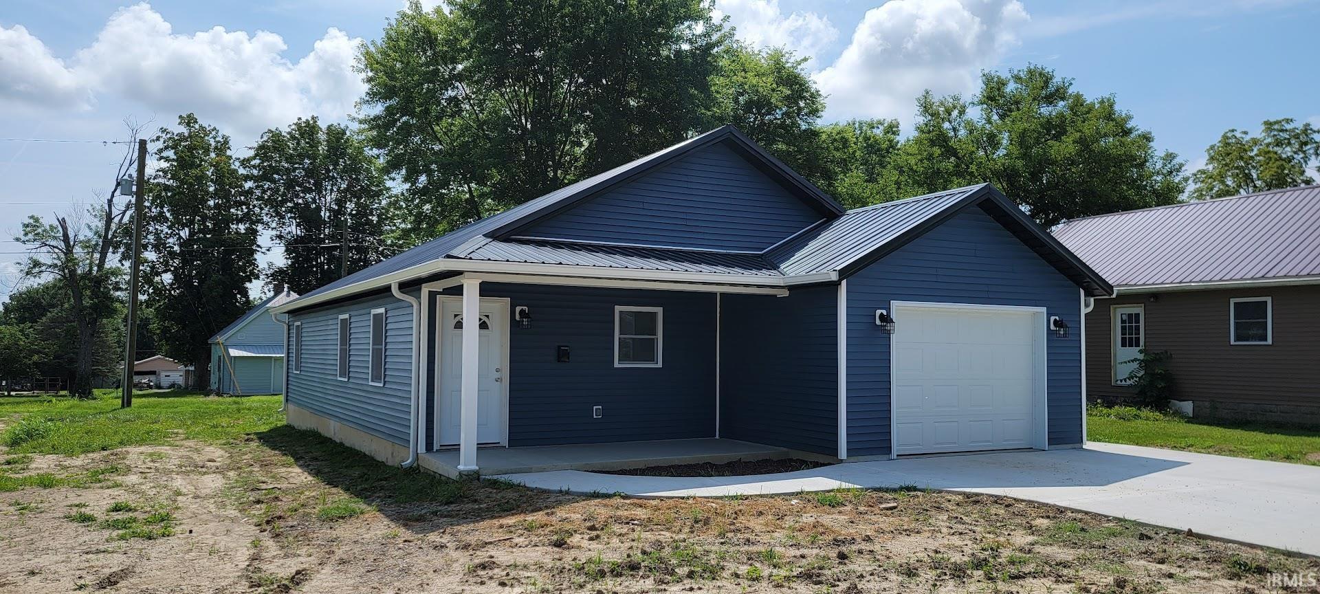 705 Indiana Street Bicknell, IN 47512 - Photo 1 of 18