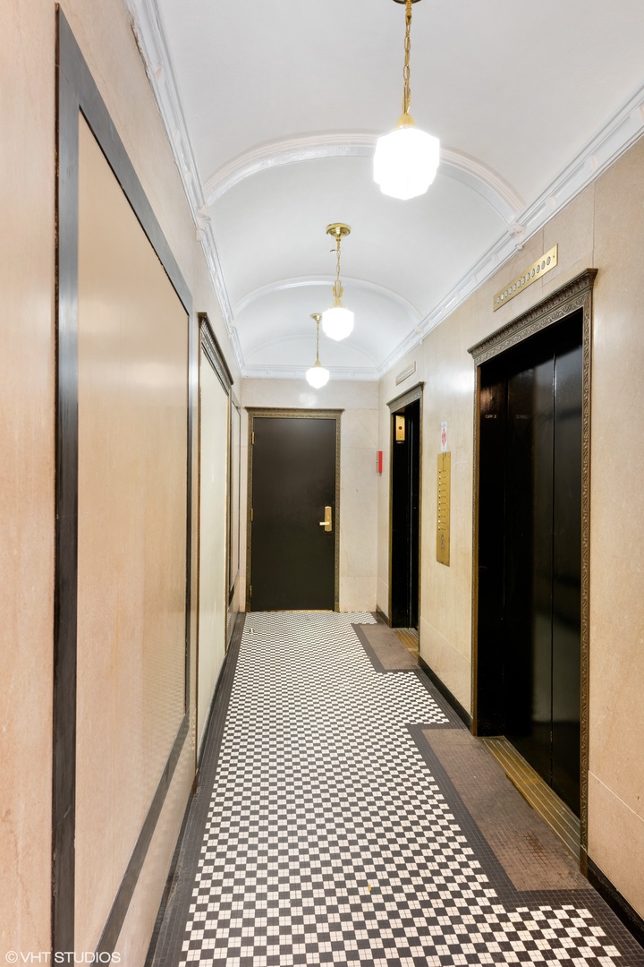 120 South State Street, Unit 6 Chicago, IL 60603 - Photo 2 of 17