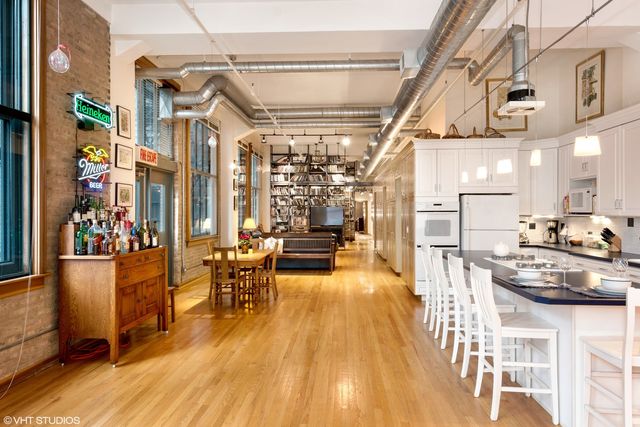 $815,000 | 120 South State Street, Unit 6, Chicago, IL 60603