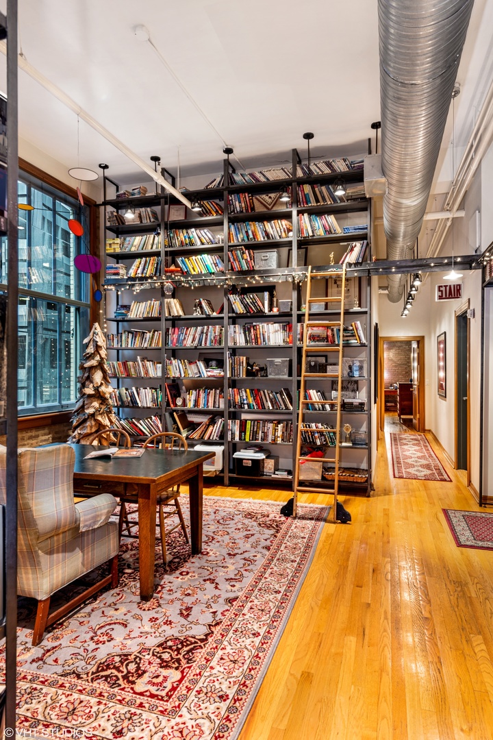 120 South State Street, Unit 6 Chicago, IL 60603 - Photo 5 of 17