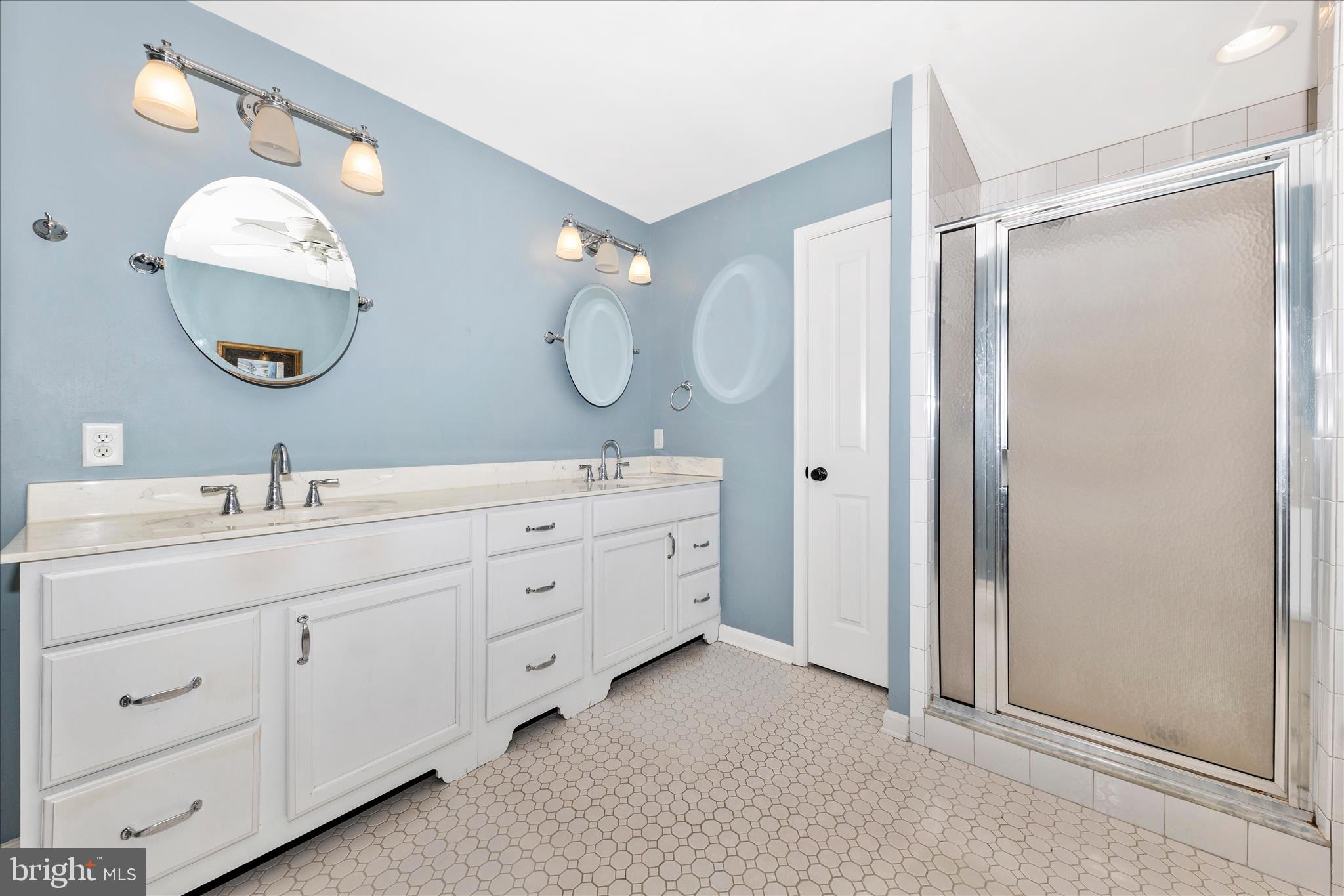 6735 Burkittsville Road Middletown, MD 21769 - Photo 33 of 82 Primary Bathroom