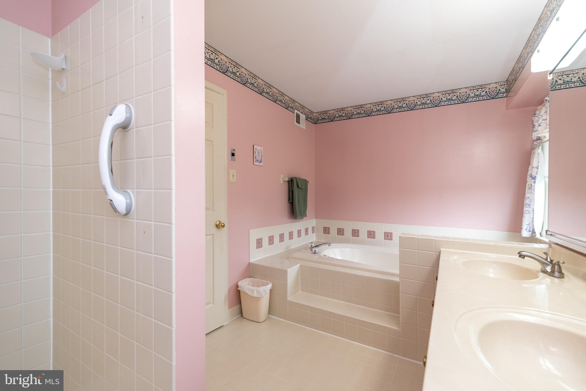 2272 Warner Road Lansdale, PA 19446 - Photo 36 of 63 Primary Bath
