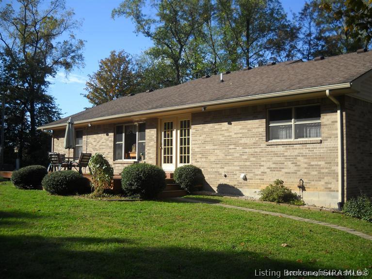 3512 South Eastern School Road Pekin, IN 47165 - Photo 31 of 37 Gallery Image 31