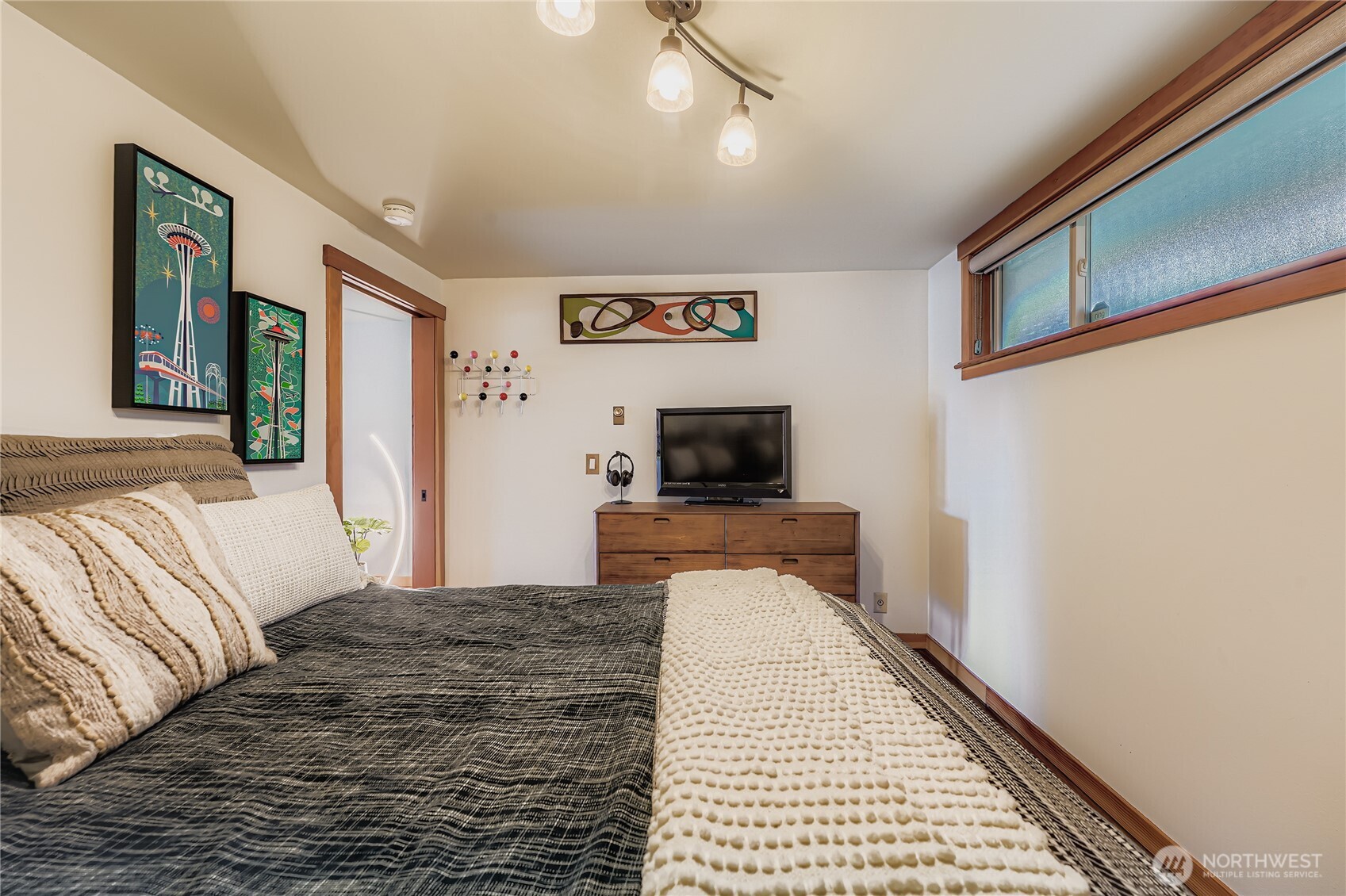 3200 West Commodore Way, Unit 206 Seattle, WA 98199 - Photo 18 of 34 Gallery Image 18