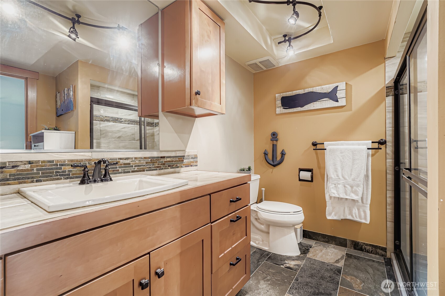 3200 West Commodore Way, Unit 206 Seattle, WA 98199 - Photo 20 of 34 Gallery Image 20
