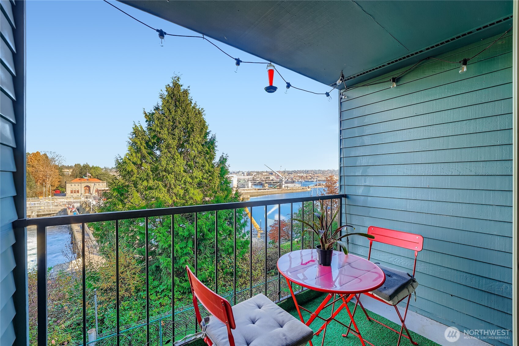 3200 West Commodore Way, Unit 206 Seattle, WA 98199 - Photo 23 of 34 Gallery Image 23