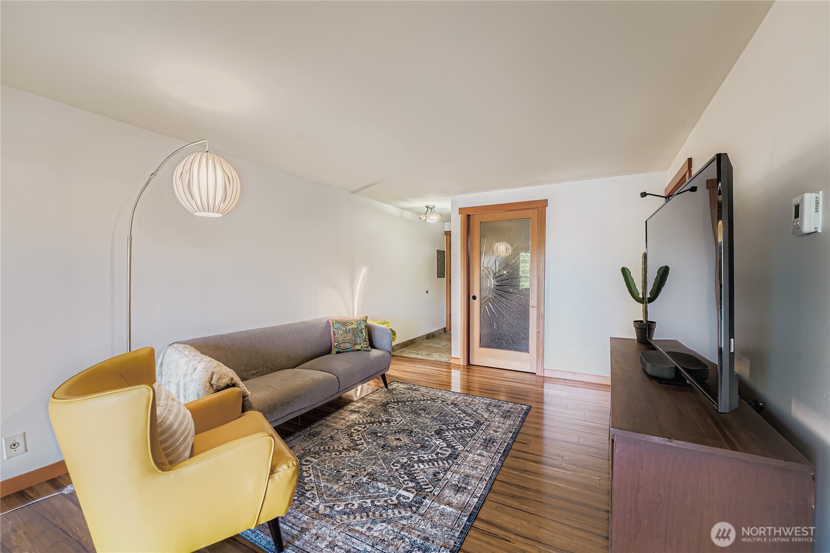 3200 West Commodore Way, Unit 206 Seattle, WA 98199 - Photo 3 of 34 Gallery Image 3