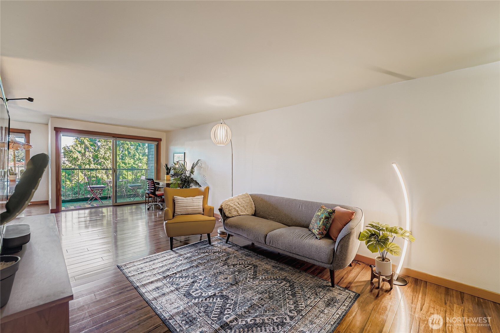 3200 West Commodore Way, Unit 206 Seattle, WA 98199 - Photo 6 of 34 Gallery Image 6