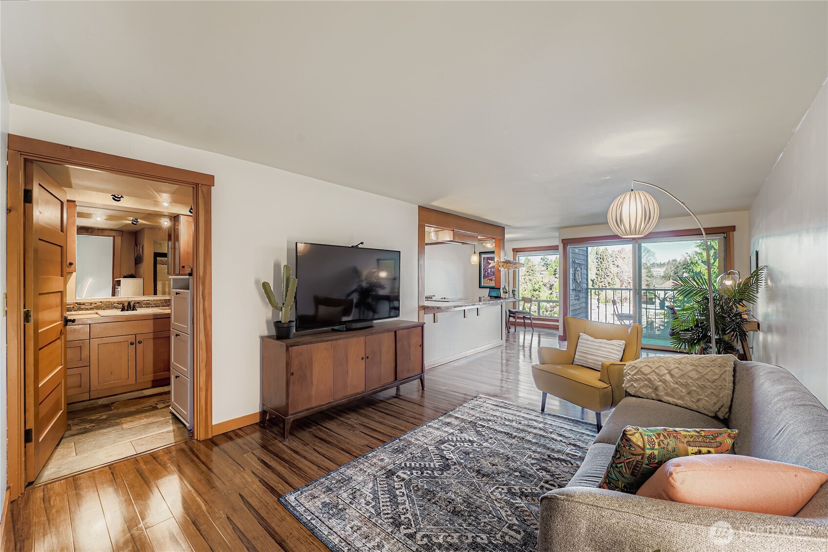 3200 West Commodore Way, Unit 206 Seattle, WA 98199 - Photo 7 of 34 Gallery Image 7
