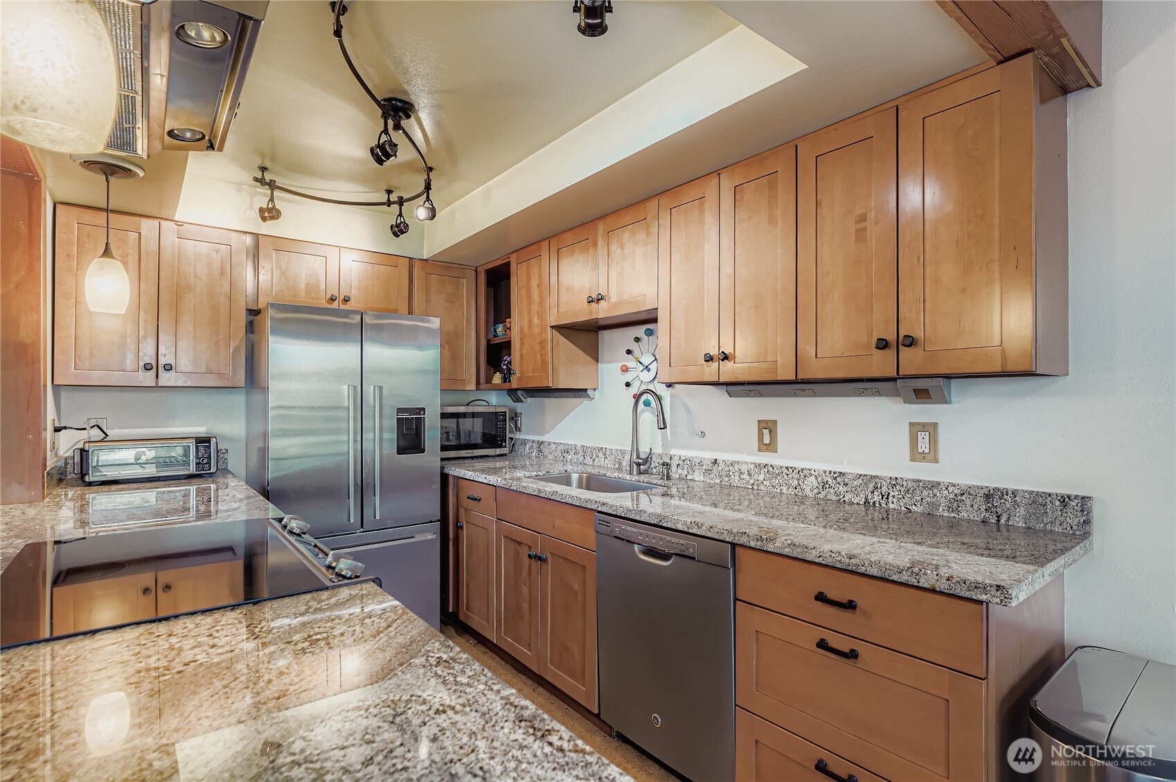 3200 West Commodore Way, Unit 206 Seattle, WA 98199 - Photo 10 of 34 Gallery Image 10