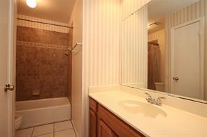 5006 Temple Bell Drive Spring, TX 77388 - Photo 19 of 27 Bathroom 2
