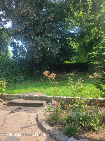 $725,000 | 486 Henderson Avenue | West Brighton