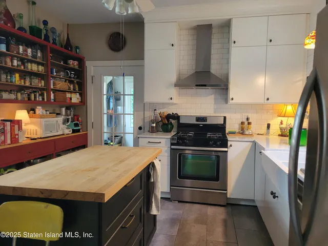 $725,000 | 486 Henderson Avenue | West Brighton