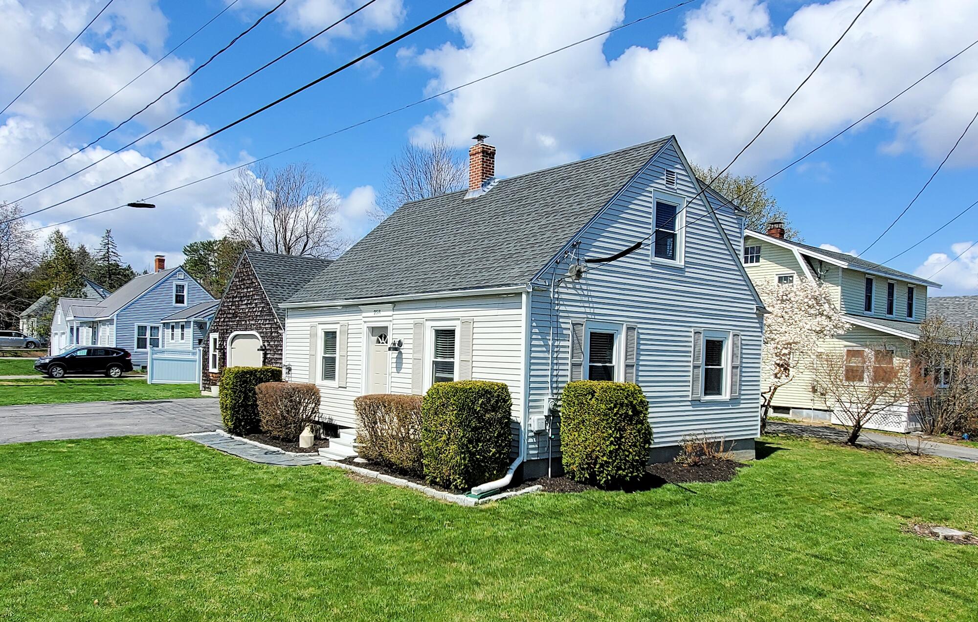 258 Norway Road Bangor, ME 04401 - Photo 9 of 37 Right Side