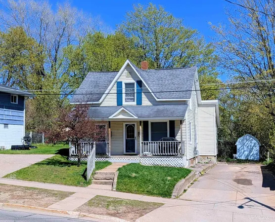 $269,900 | 212 North 7th Street, Marquette, MI 49855