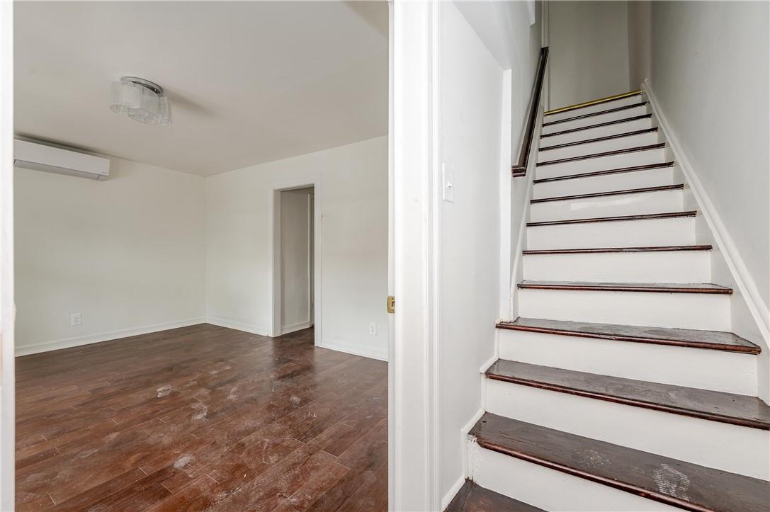 2855 Middletown Road Bronx, NY 10461 - Photo 2 of 19 a view of entryway