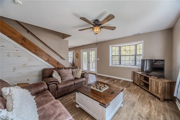 $490,000 | 28247 West Cove Drive, Lincoln, MO 65338