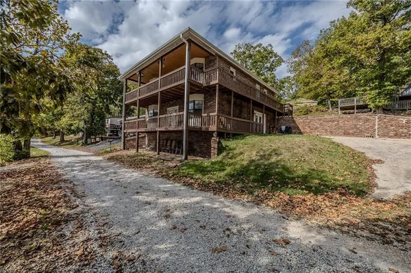 $490,000 | 28247 West Cove Drive, Lincoln, MO 65338