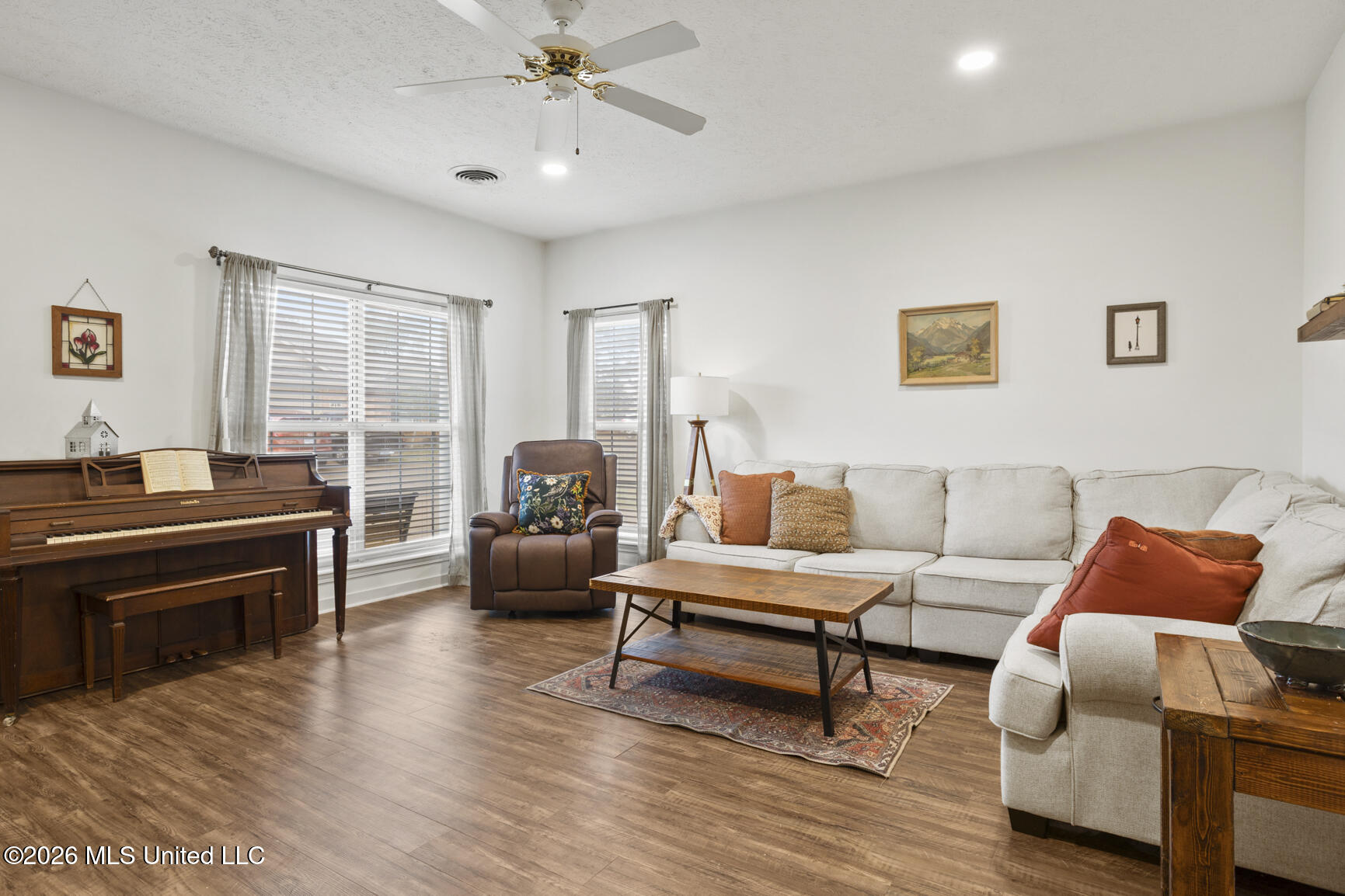 328 Waterfall Way Clinton, MS 39056 - Photo 5 of 24 328 Waterfall Way-5