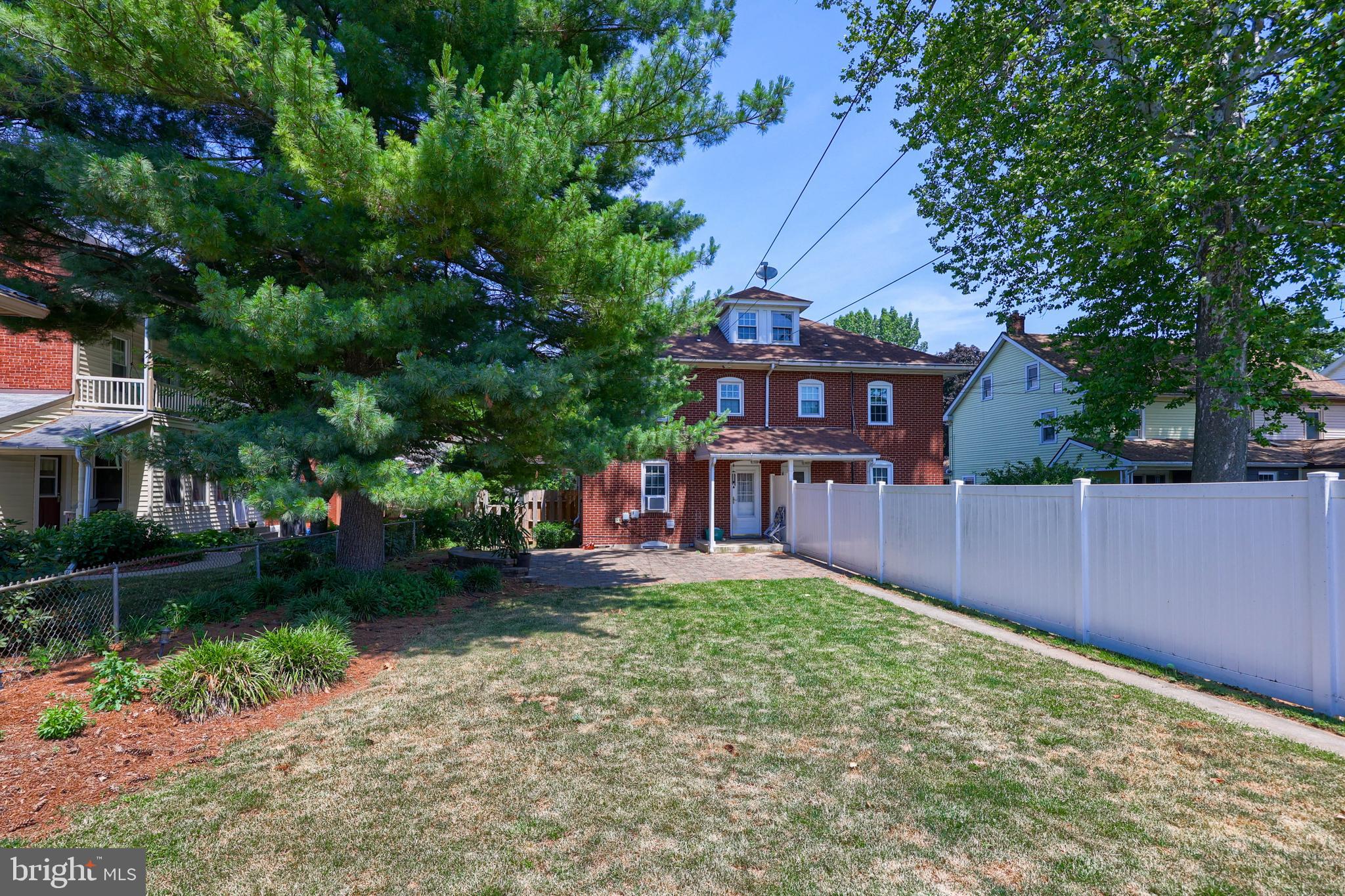 20 Market Street Lititz, PA 17543 - Photo 10 of 37