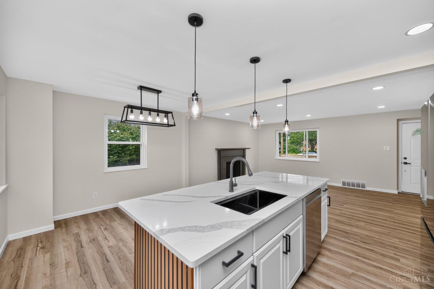 8957 Plainfield Road Cincinnati, OH 45236 - Photo 15 of 40