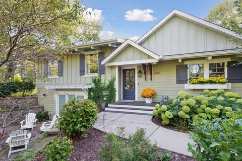 $1,300,000 | 381 Margaret Circle, Wayzata, MN 55391