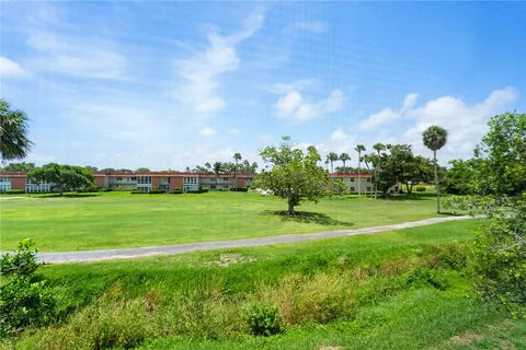 a view of field with entertaining space