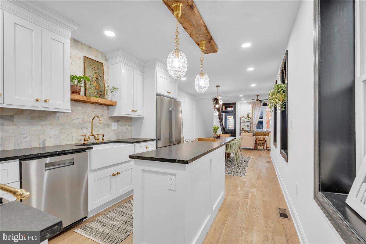 858 Perkiomen Street Philadelphia, PA 19130 - Photo 7 of 36