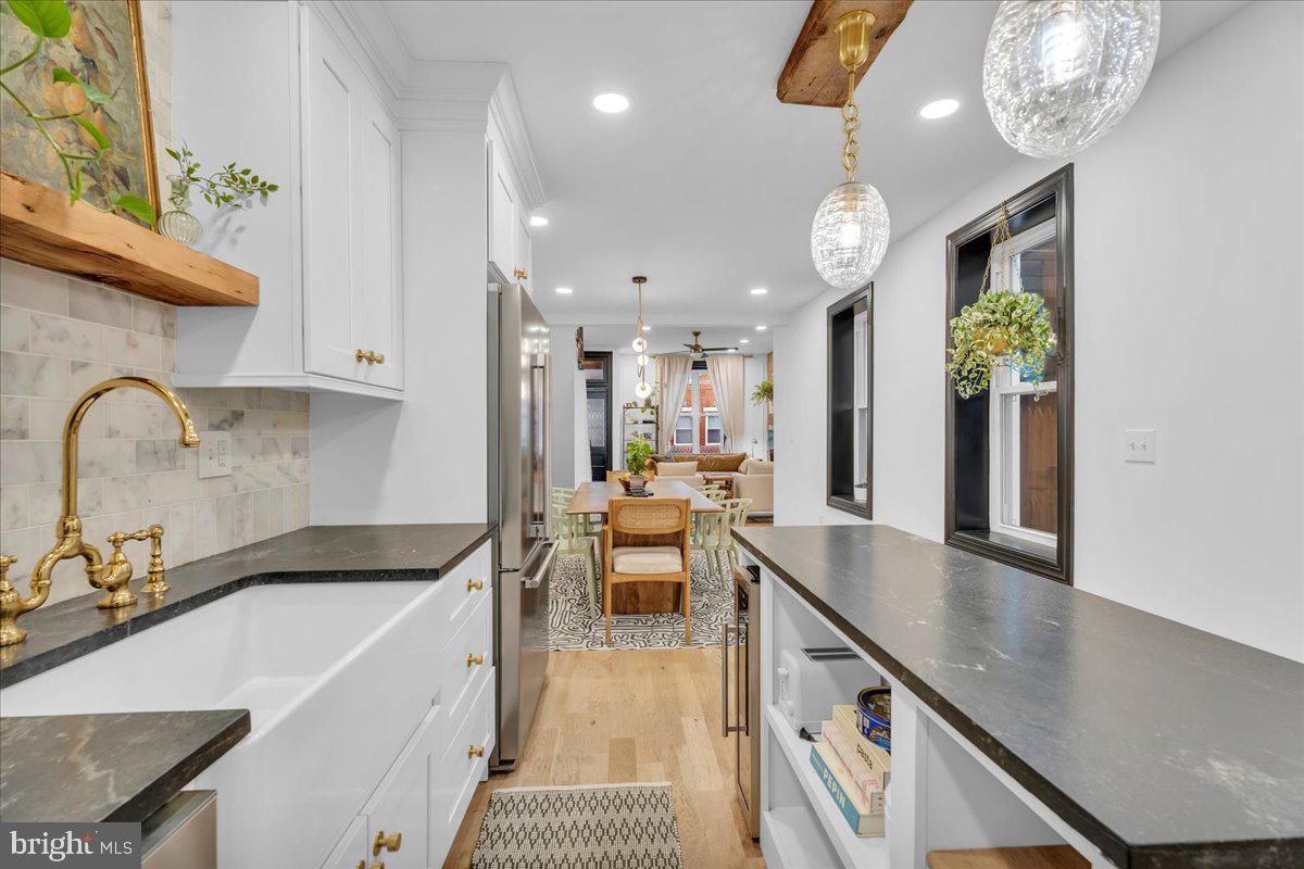 858 Perkiomen Street Philadelphia, PA 19130 - Photo 8 of 36