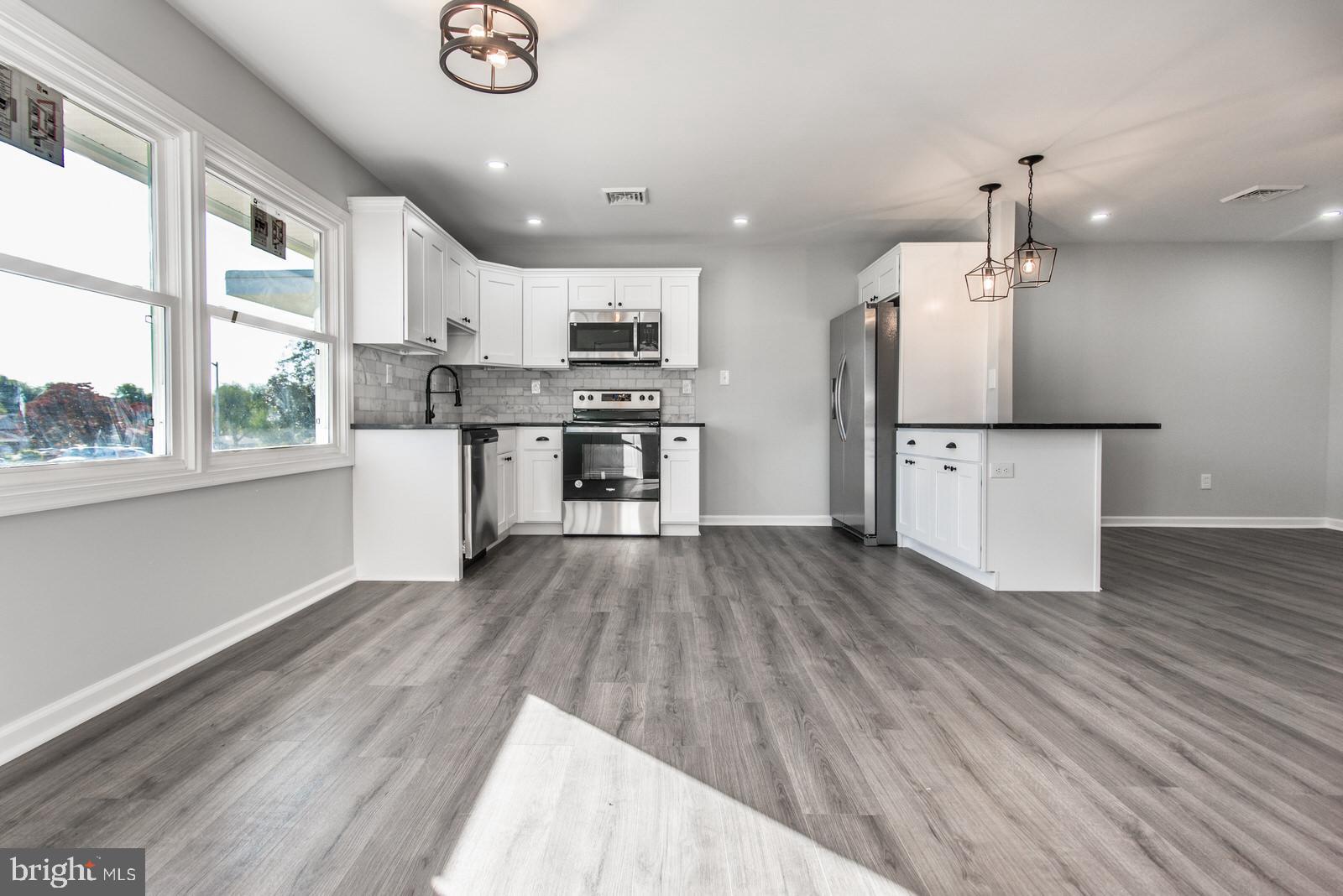41 Vineyard Road Levittown, PA 19057 - Photo 16 of 82 Gallery Image 16