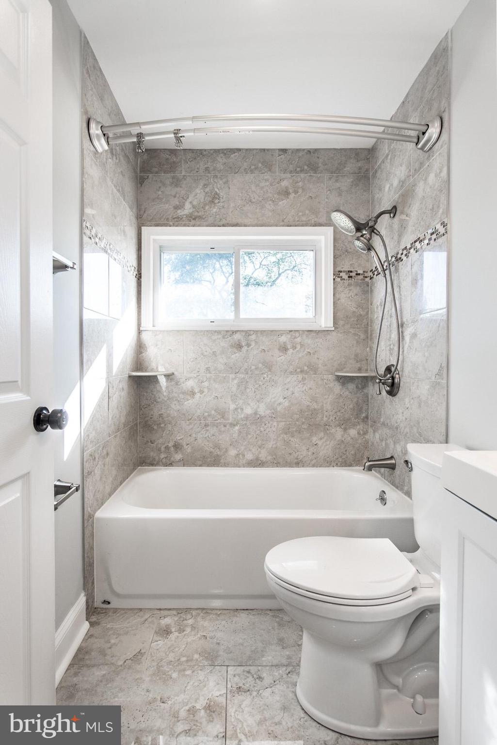 41 Vineyard Road Levittown, PA 19057 - Photo 37 of 82 Gallery Image 37