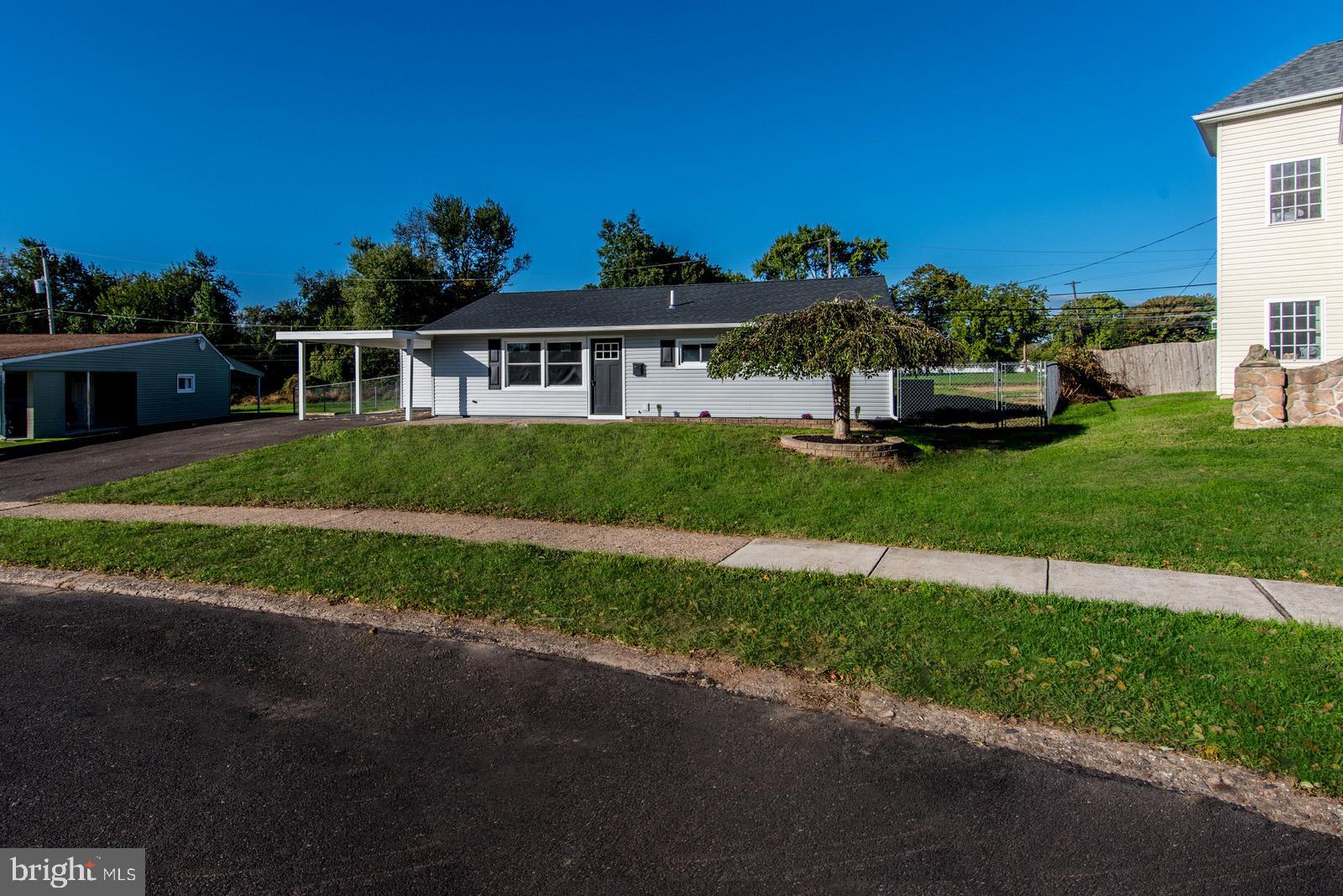 41 Vineyard Road Levittown, PA 19057 - Photo 4 of 82 Gallery Image 4