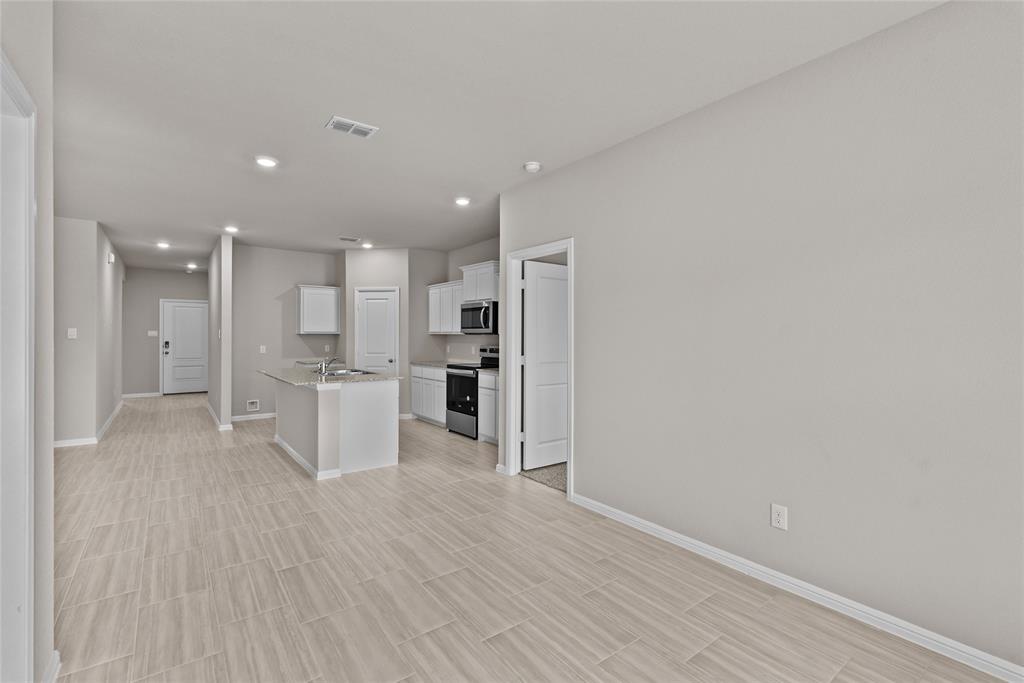 529 Marsh Street Cleburne, TX 76033 - Photo 10 of 29
