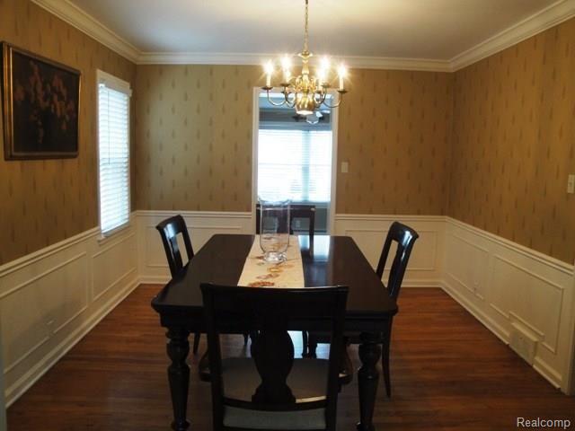 1932 Broadstone Road Grosse Pointe, MI 48236 - Photo 10 of 22 Dining Room