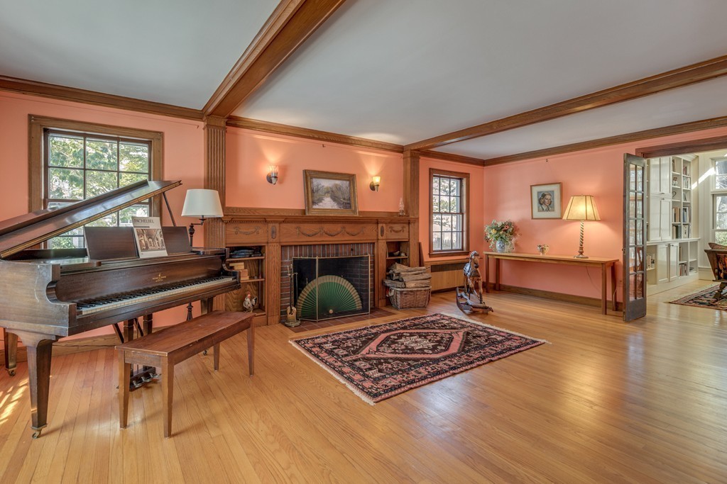 10 Columbine Road Milton, MA 02186 - Photo 9 of 30 Gallery Image 9