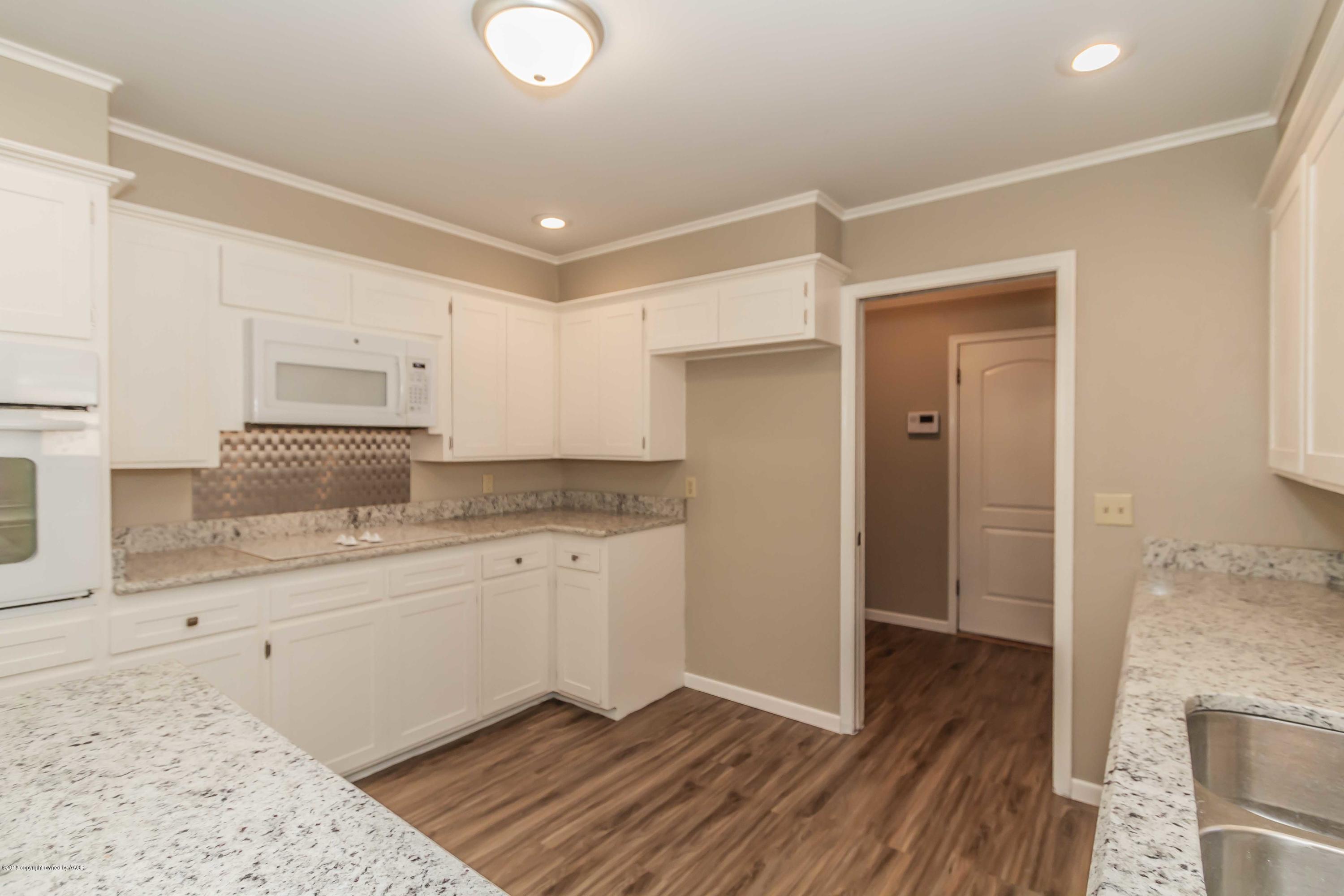 7104 Calumet Road Amarillo, TX 79106 - Photo 11 of 39 KITCHEN VIEW 1