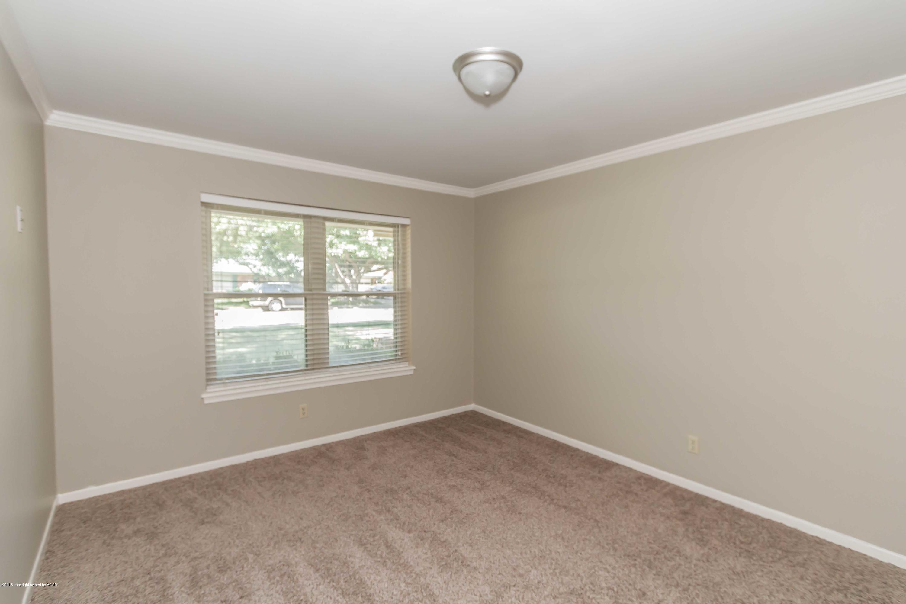 7104 Calumet Road Amarillo, TX 79106 - Photo 29 of 39 BEDROOM 3 VIEW 2
